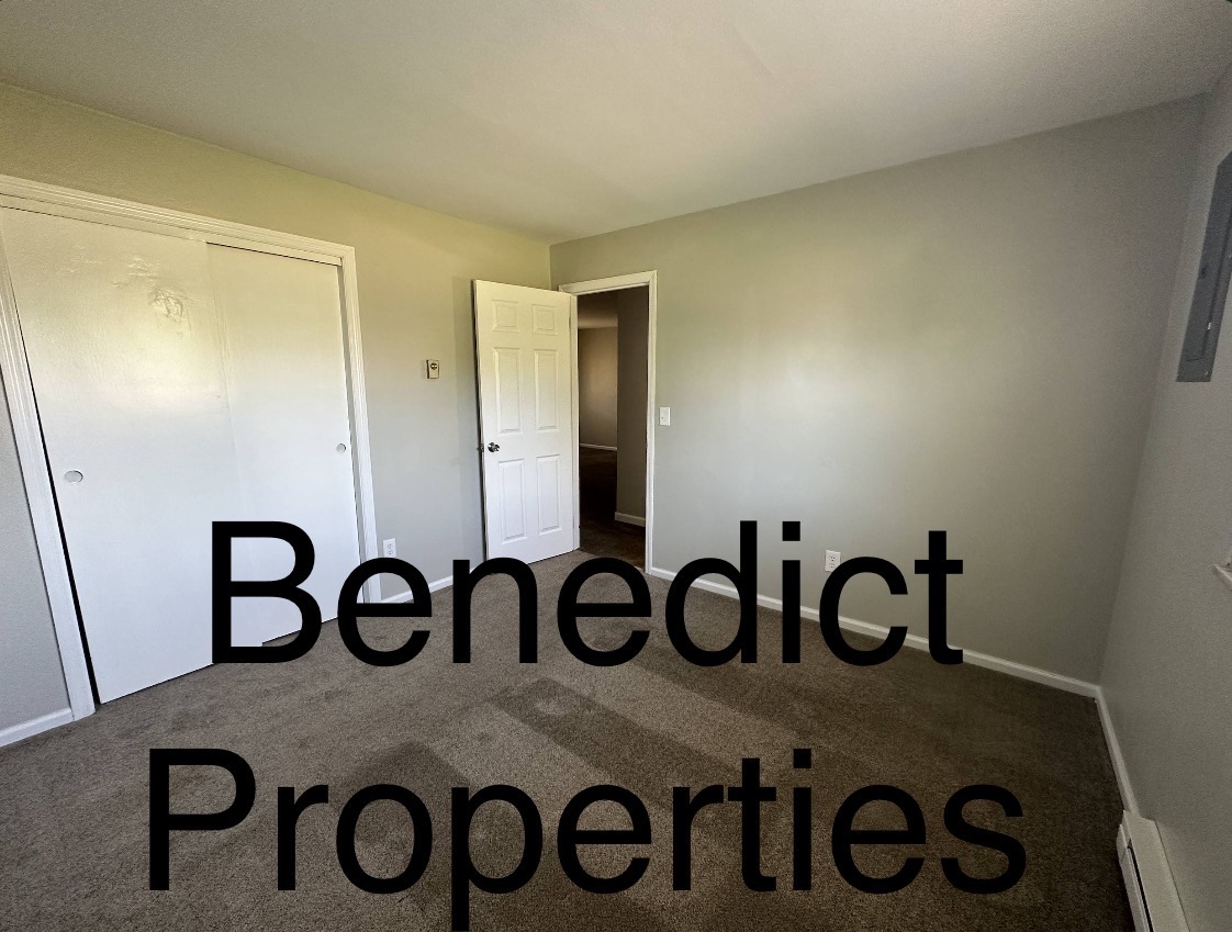920 N Detroit St – photo 2