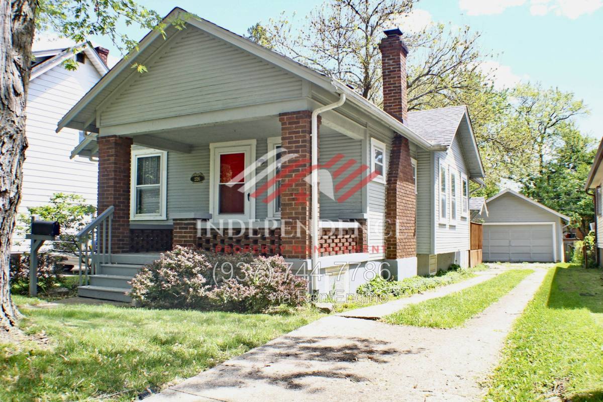 2720 Dwight Ave – photo 1