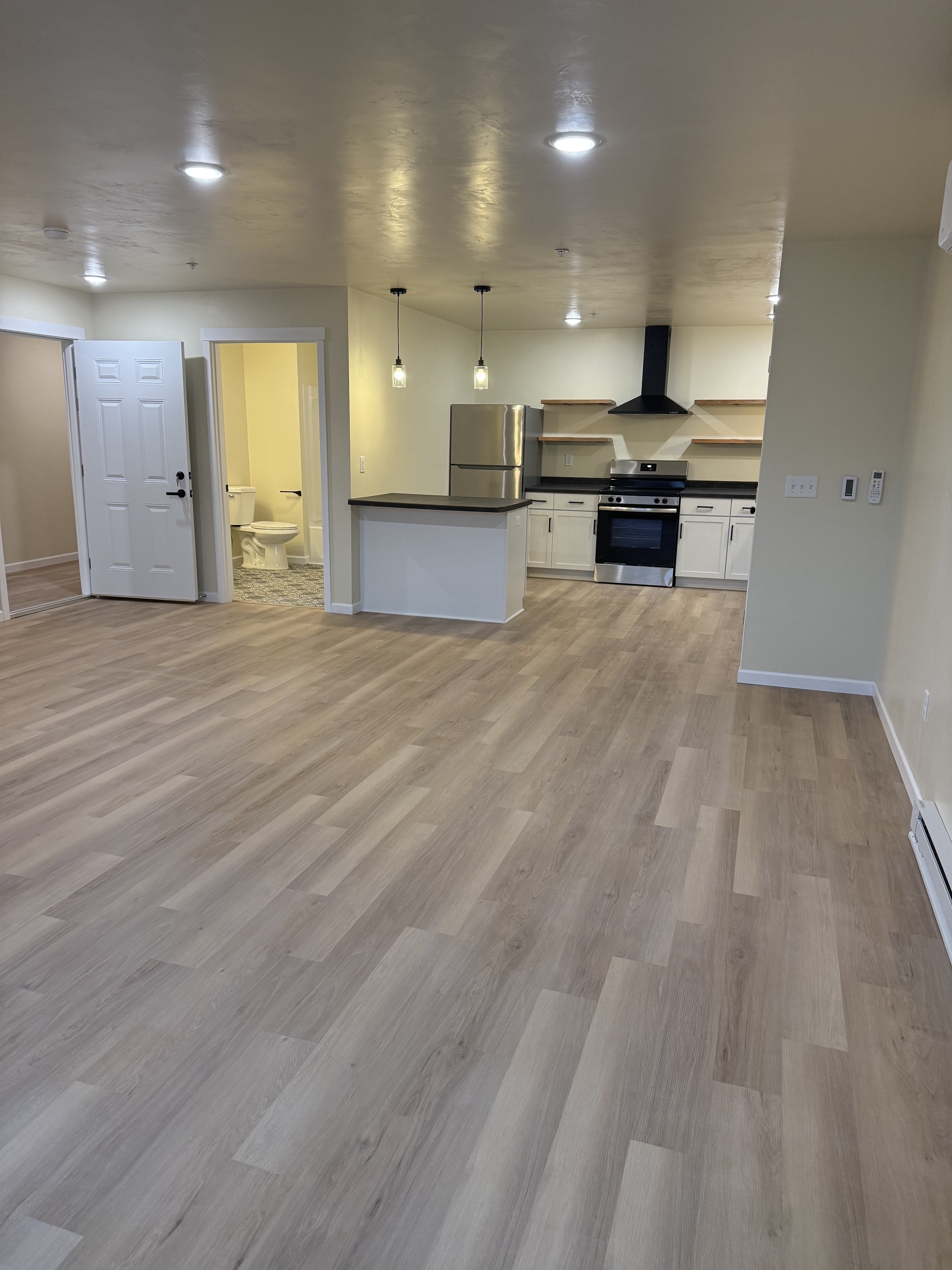 135 N 4th Ave unit 8 – photo 2