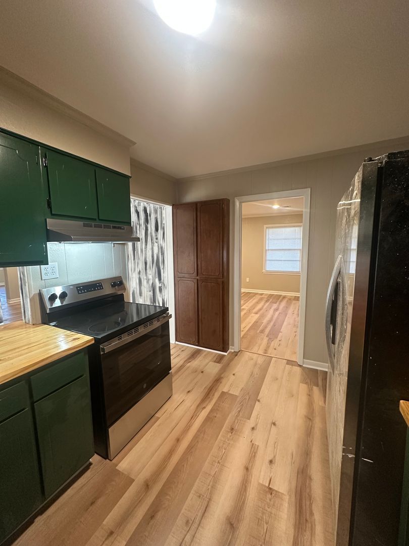 804 Adams St – photo 5