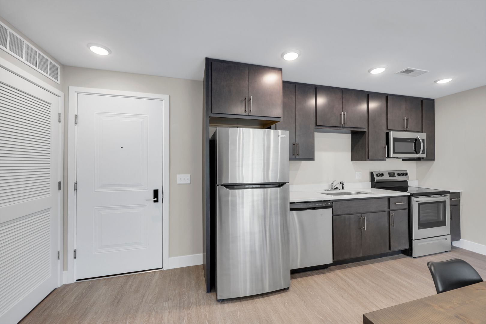 707 W Springfield Ave unit 116 – photo 5