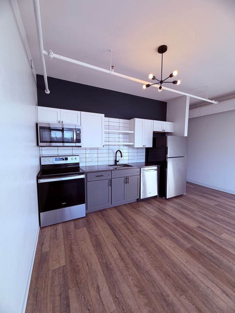 1709 Fifth Ave unit Unit 308 – photo 3