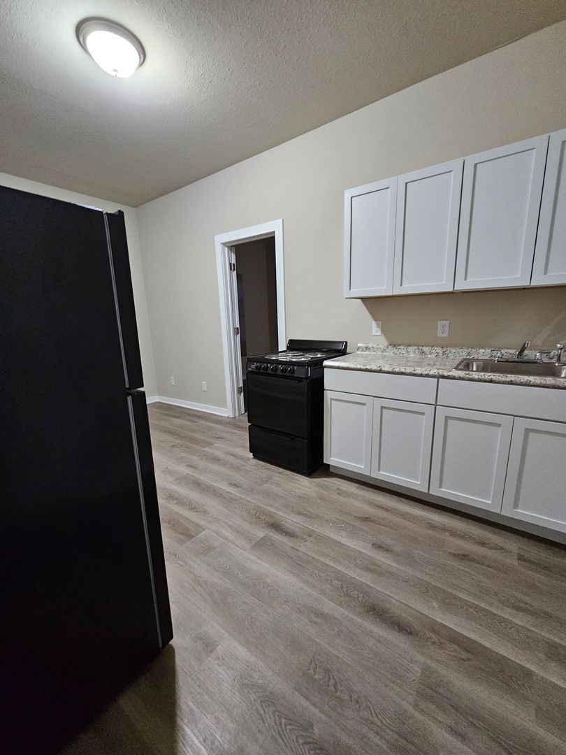 102 E Robinson St unit Unit 213 – photo 3