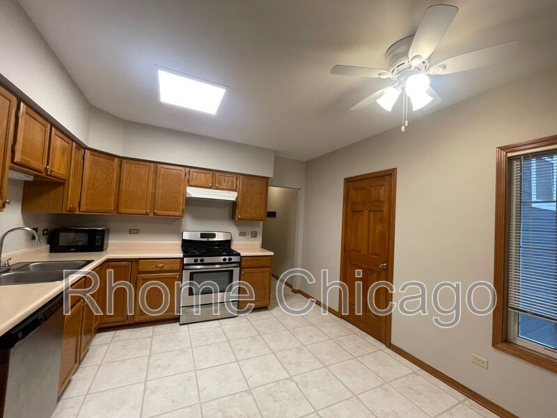 519 W Parkside Dr – photo 4