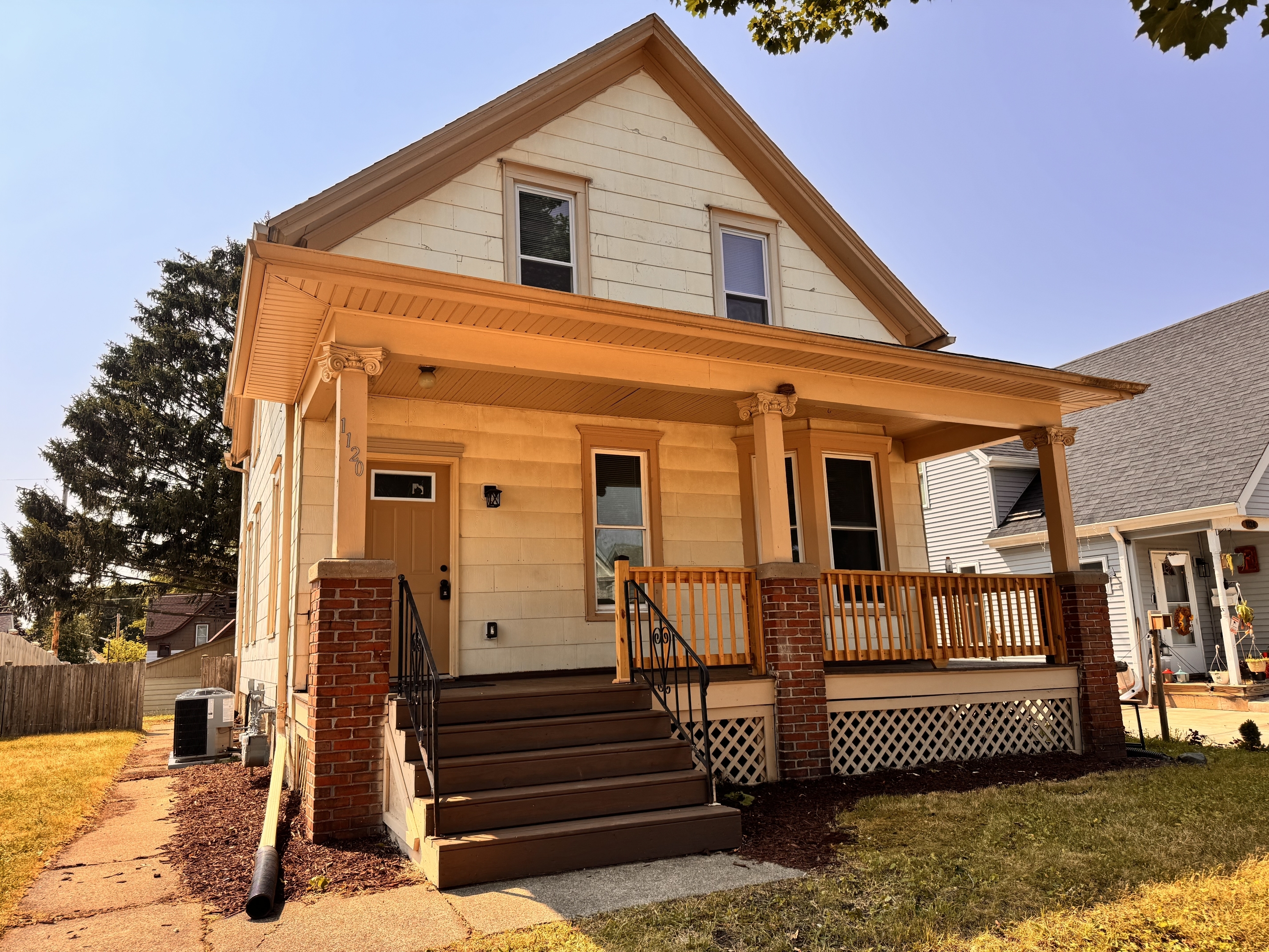 1120 David St unit 2 – photo 2