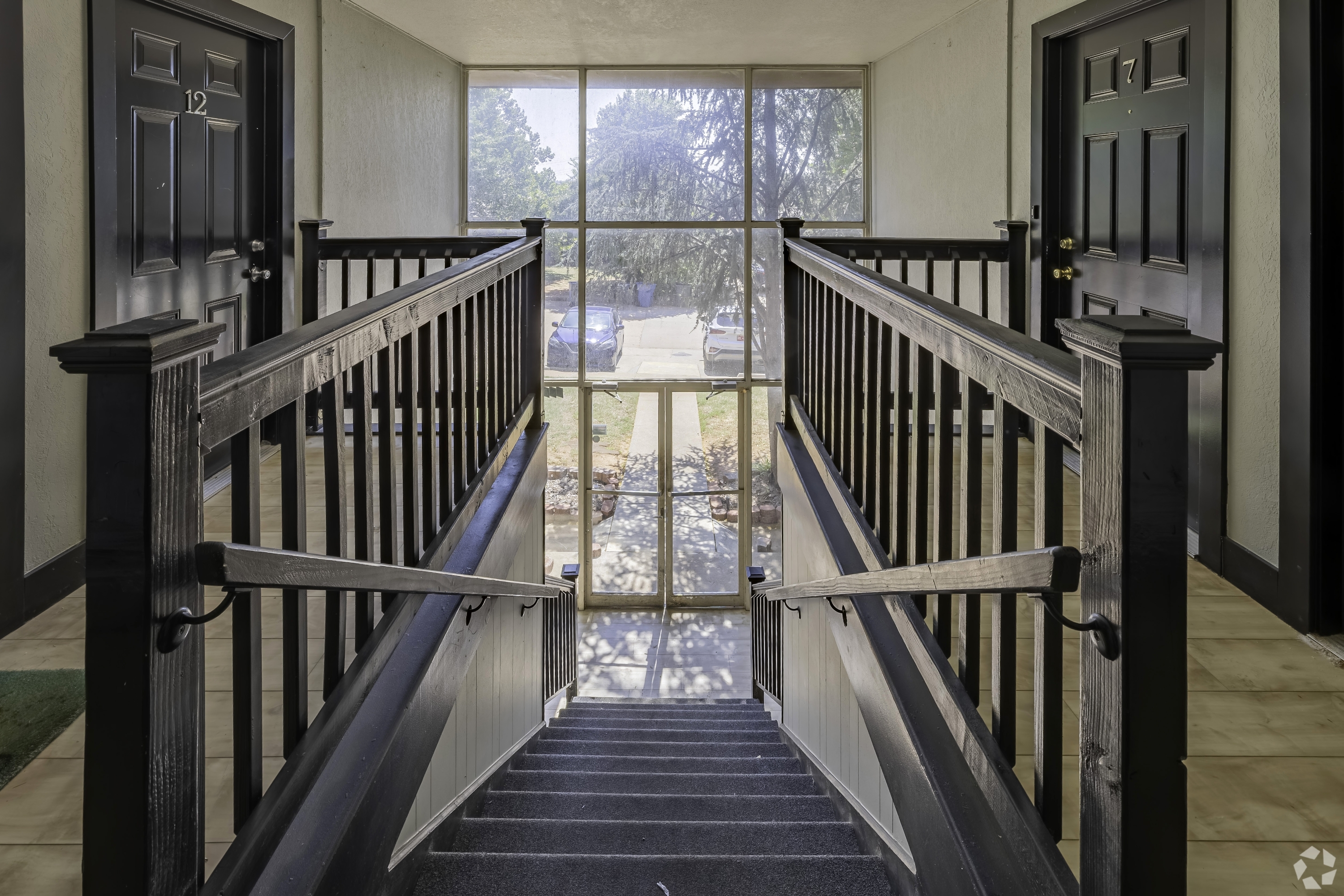 1015 E Hurd St unit 2 – photo 3