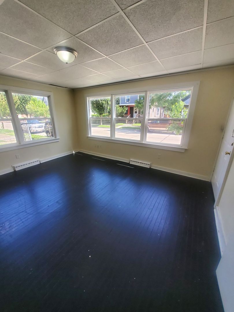1634 Mead St unit Unit 1 - Lower Front – photo 2