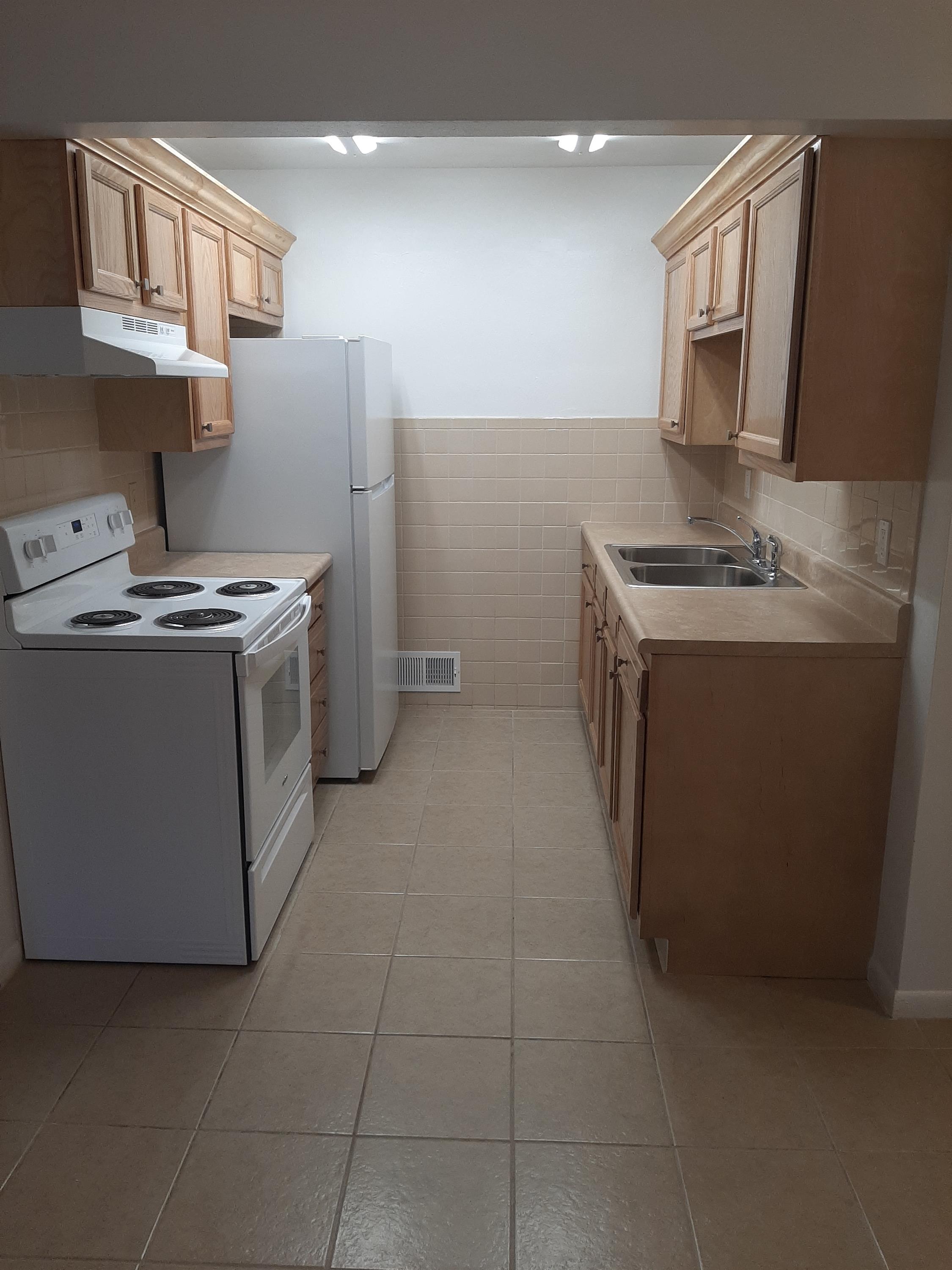 143 Lynwood Manor unit MANOR-1 – photo 4
