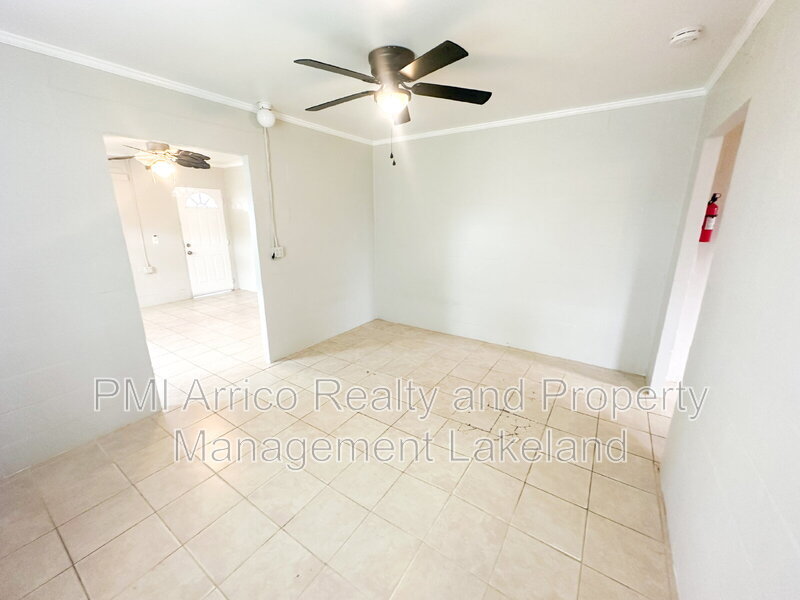 324 Pearl St unit 2 – photo 3