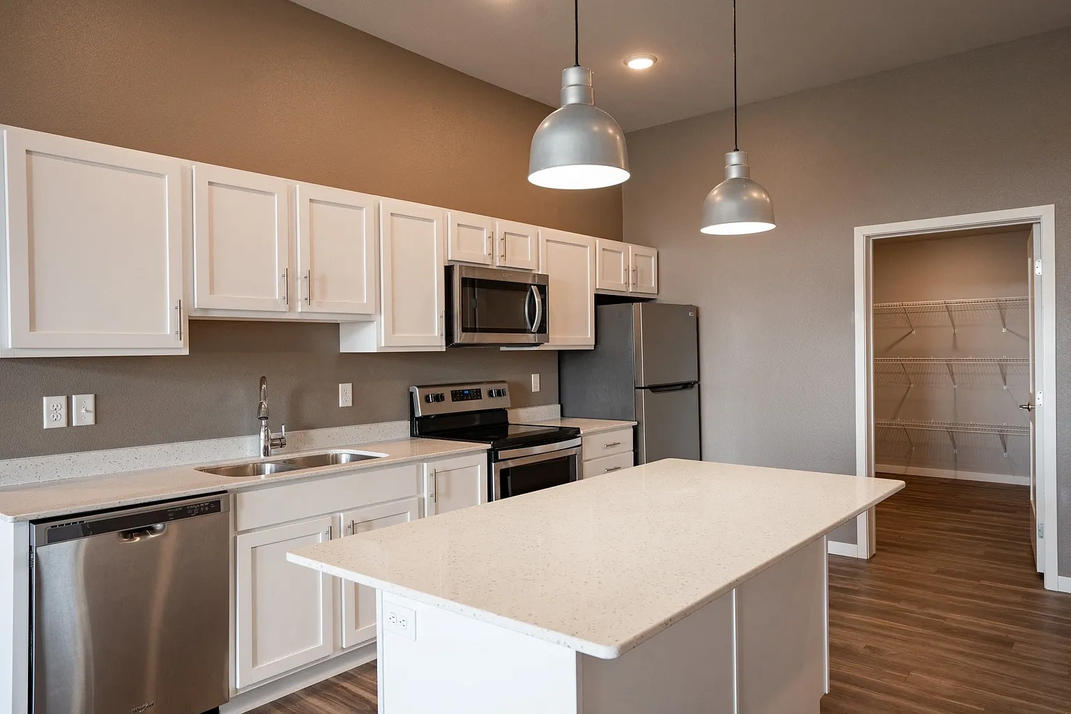 29 West – photo 5