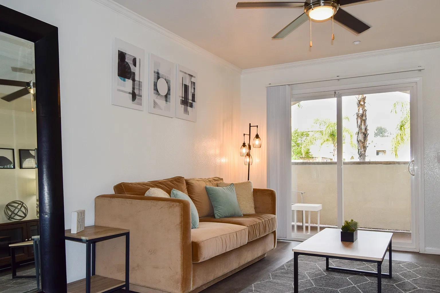 La Pacifica Apartments – photo 3