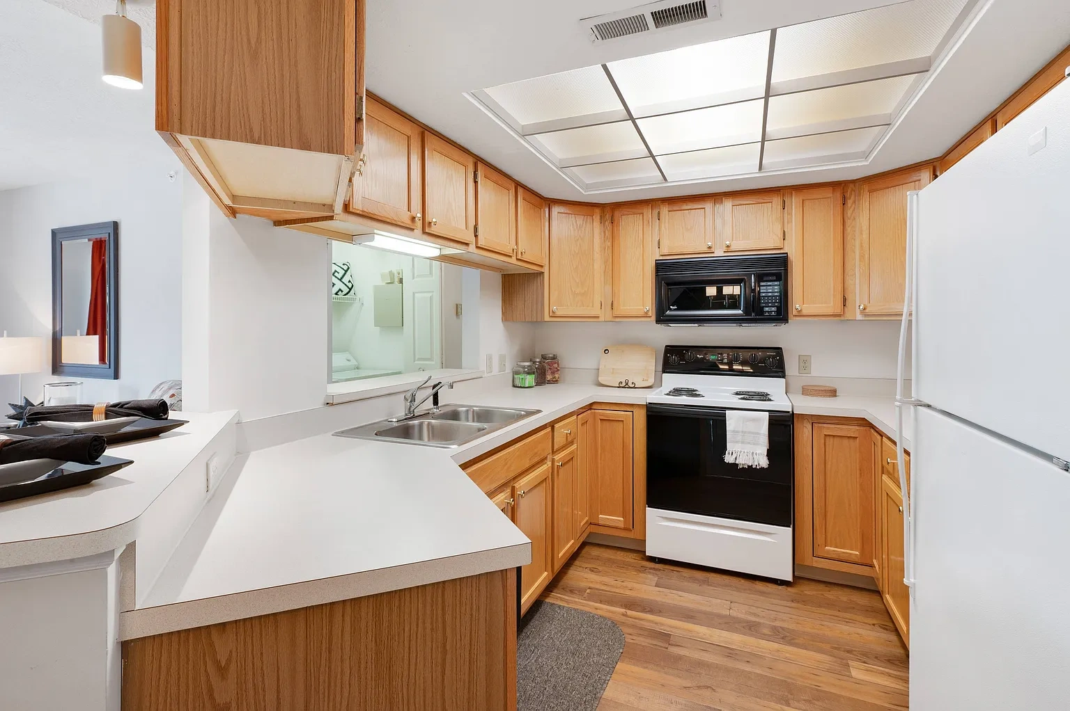 Bennington Pond Apartments – photo 4