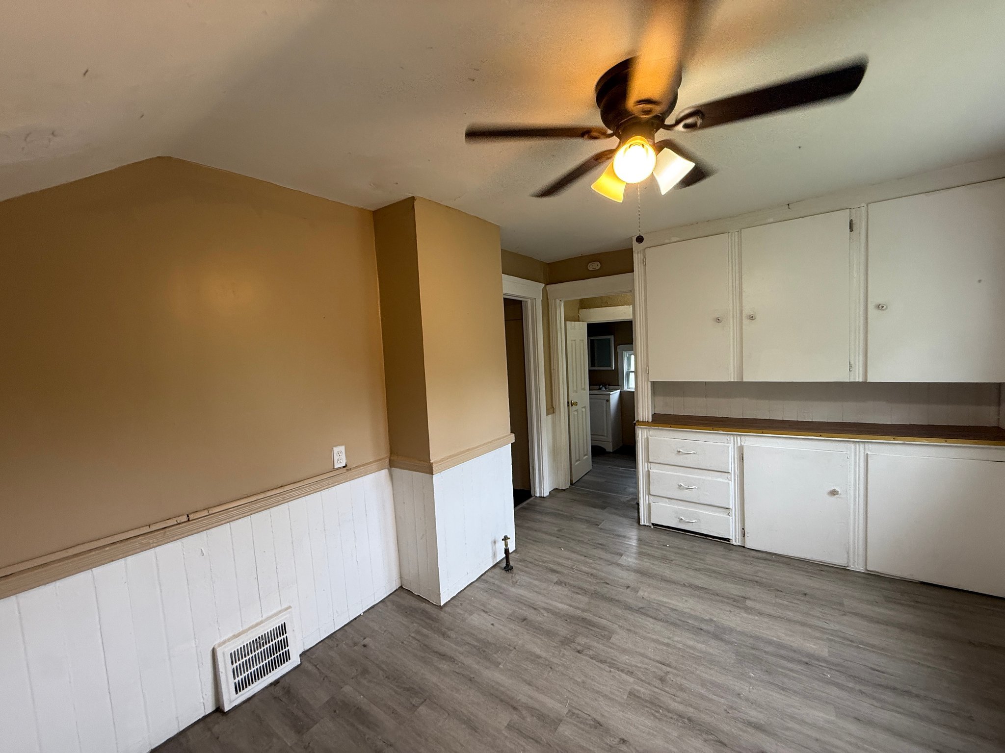 522 W 23rd St unit Up – photo 4