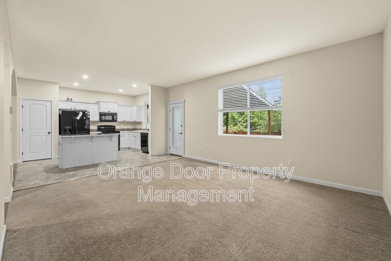 2306 165th St E – photo 3