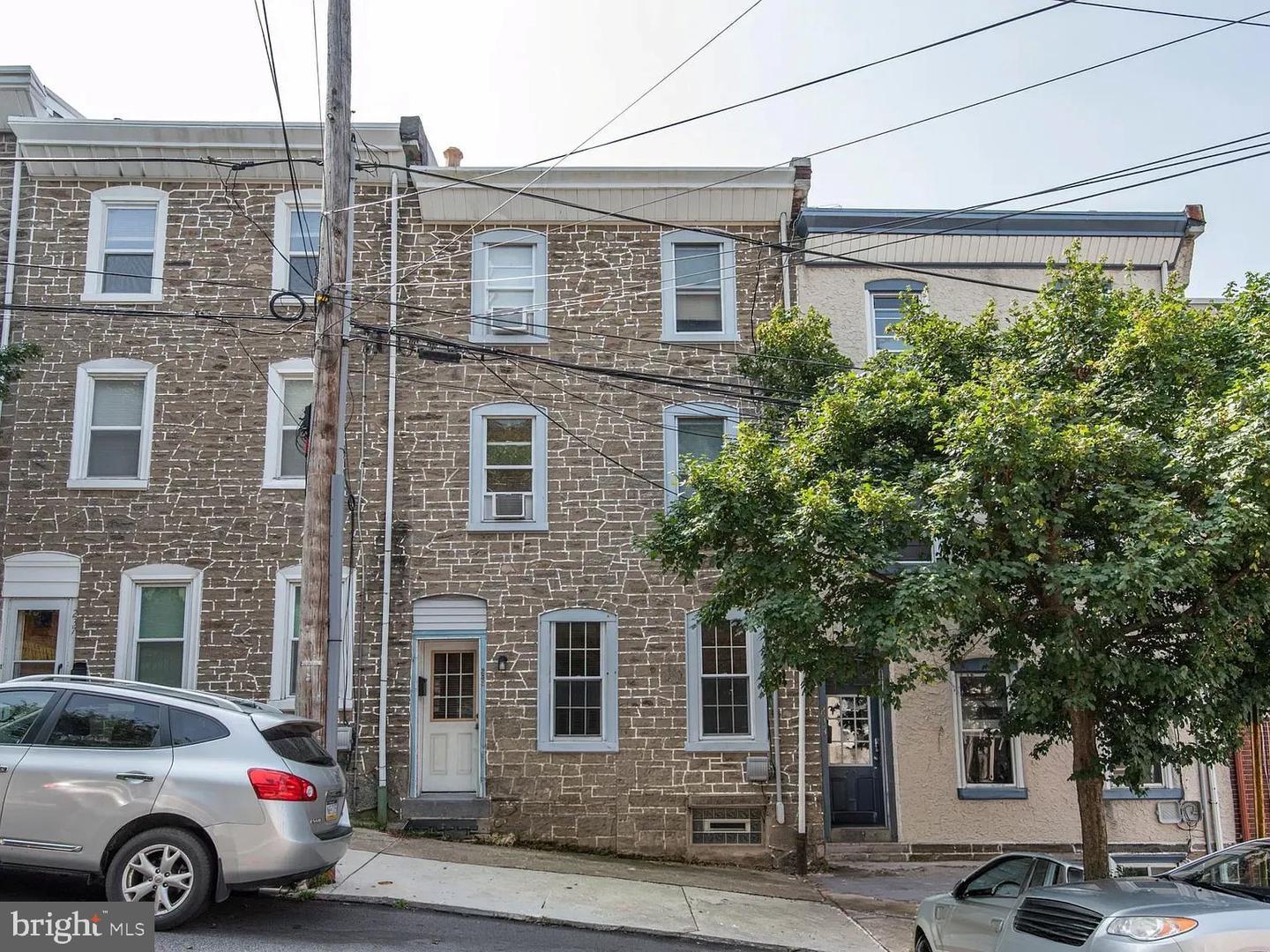 235 Hermitage St – photo 1