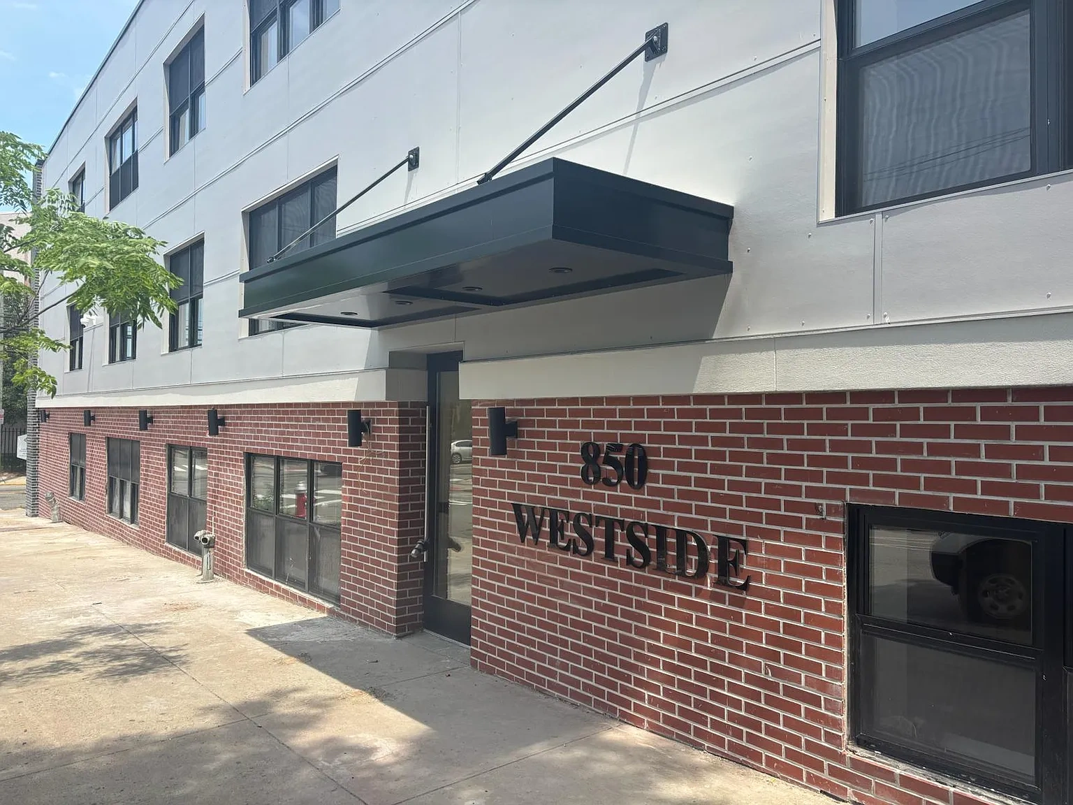 850 W Side Avenue – photo 2