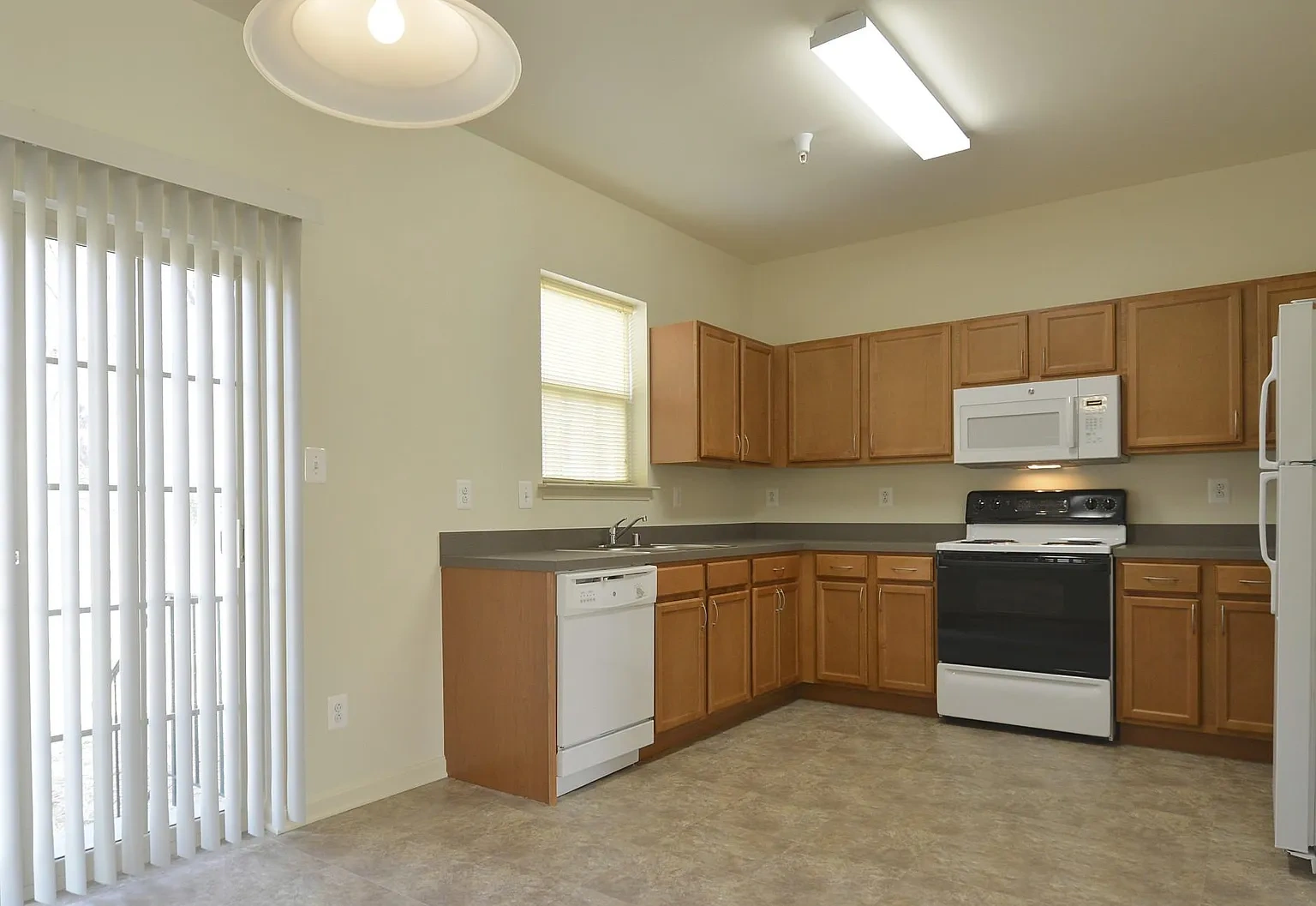 The Pointe at Manorgreen Townhomes – photo 3