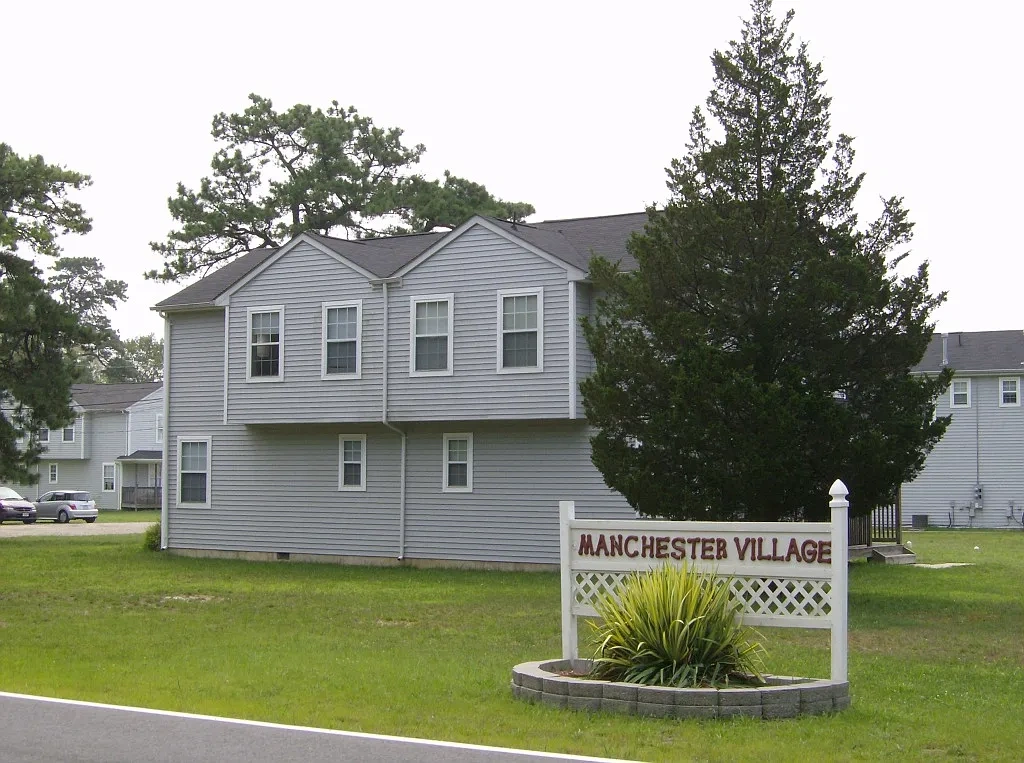 Manchester Village Apartments – photo 3