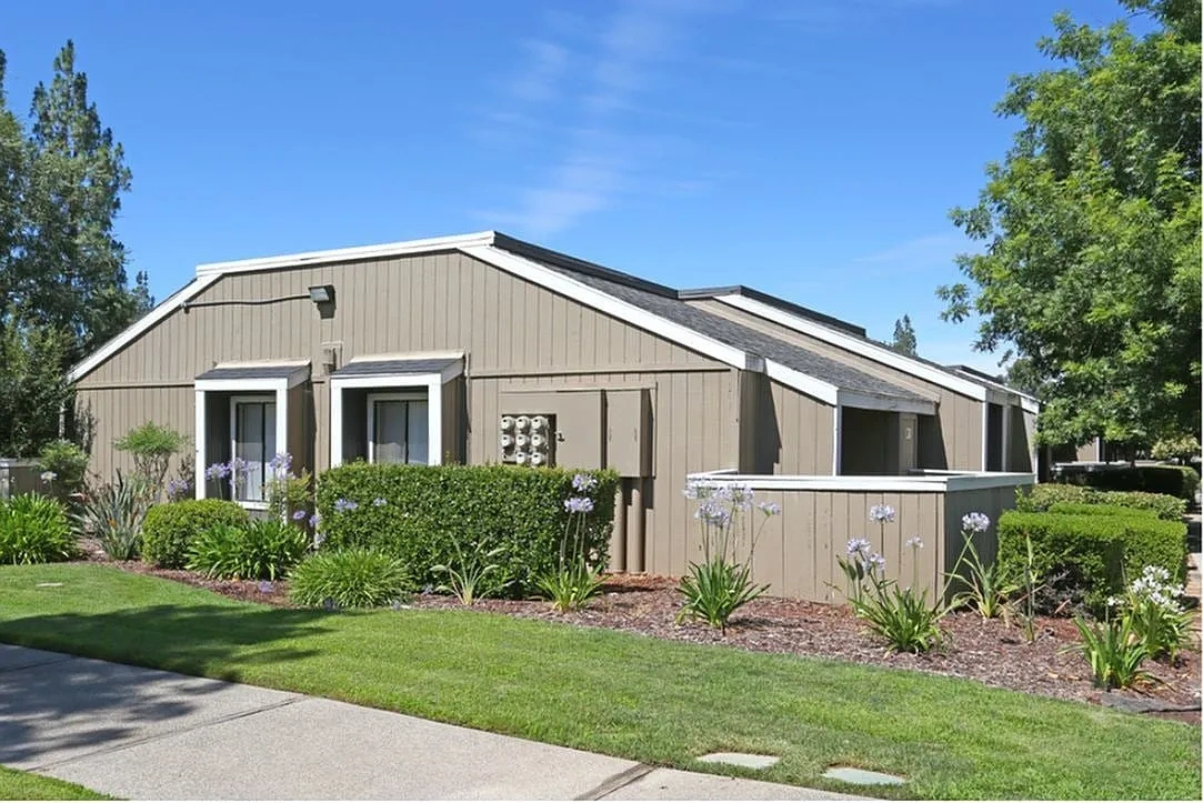 River Park Villas – photo 4