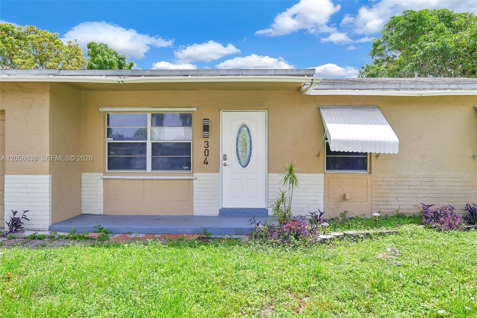 304 SW 77th Ave – photo 1