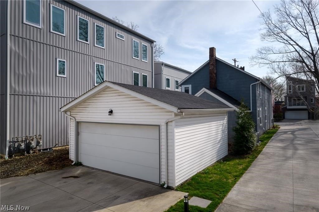 2471 Tremont Ave #UP – photo 2