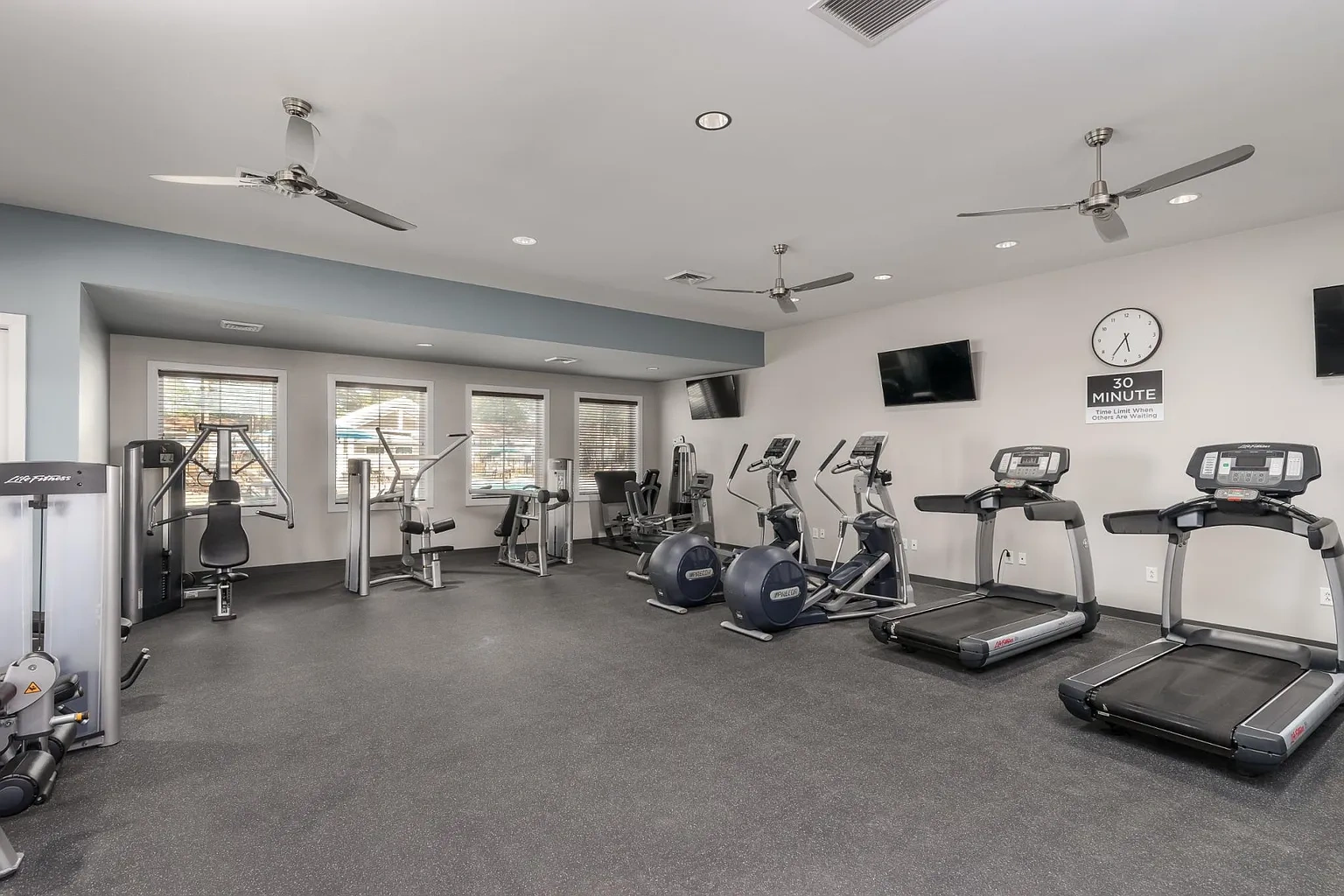 Village Gate Apartments – photo 1