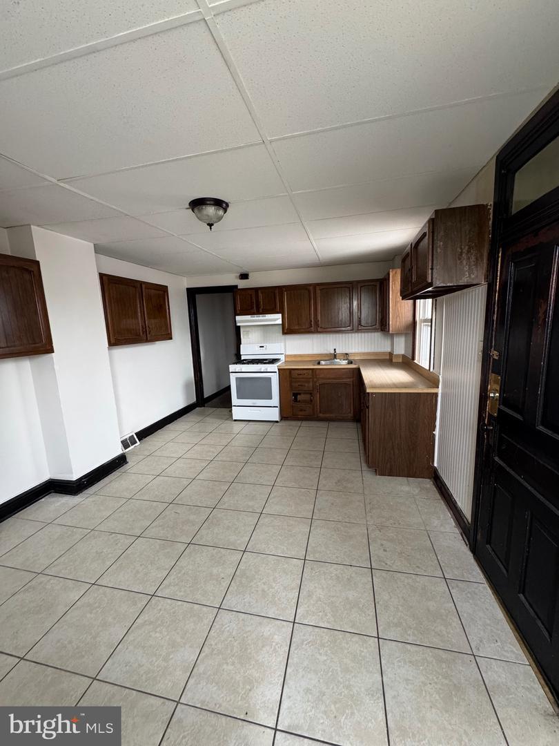 642 Pennsylvania Ave unit 2 – photo 3