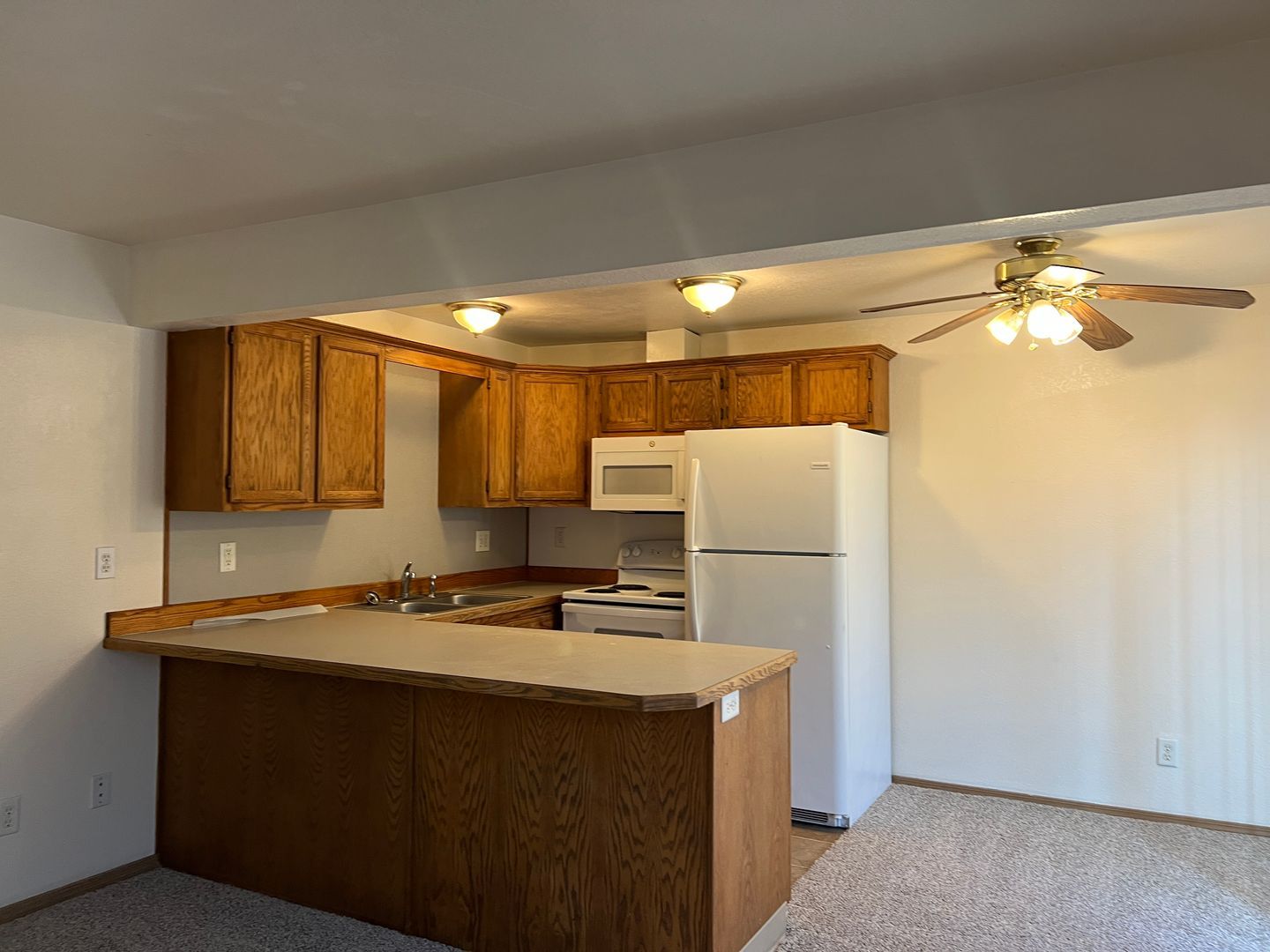 123 Green Ln unit 125 – photo 3