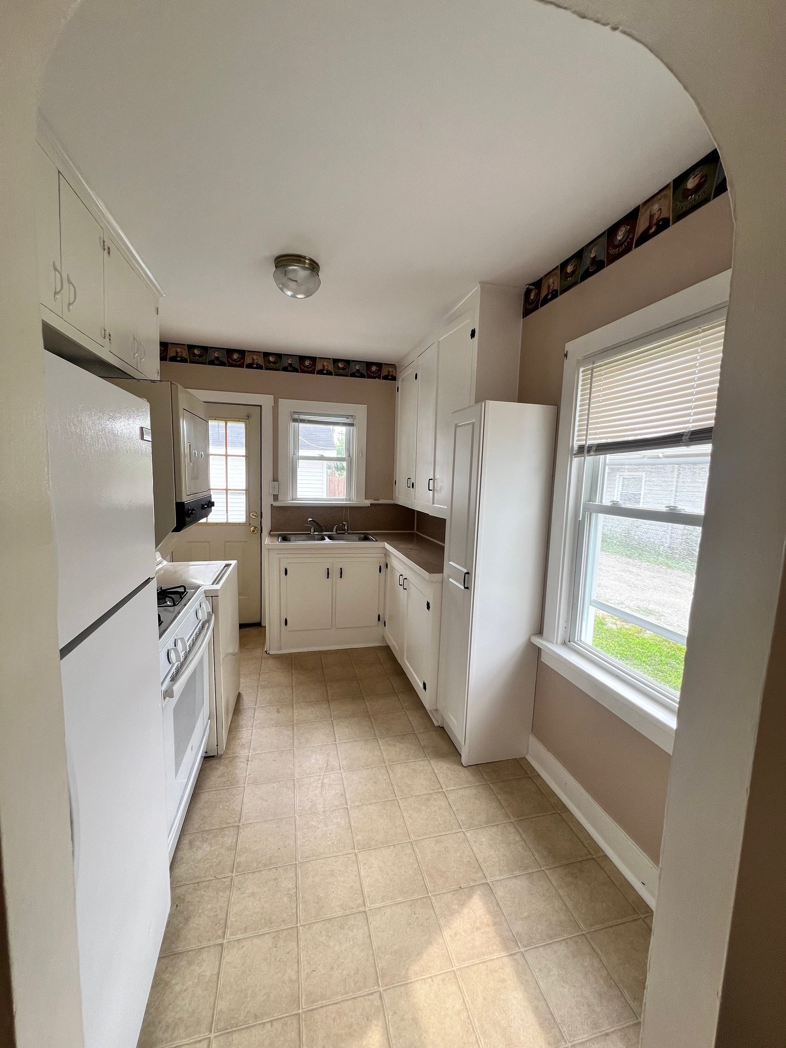 112 Guy St – photo 2