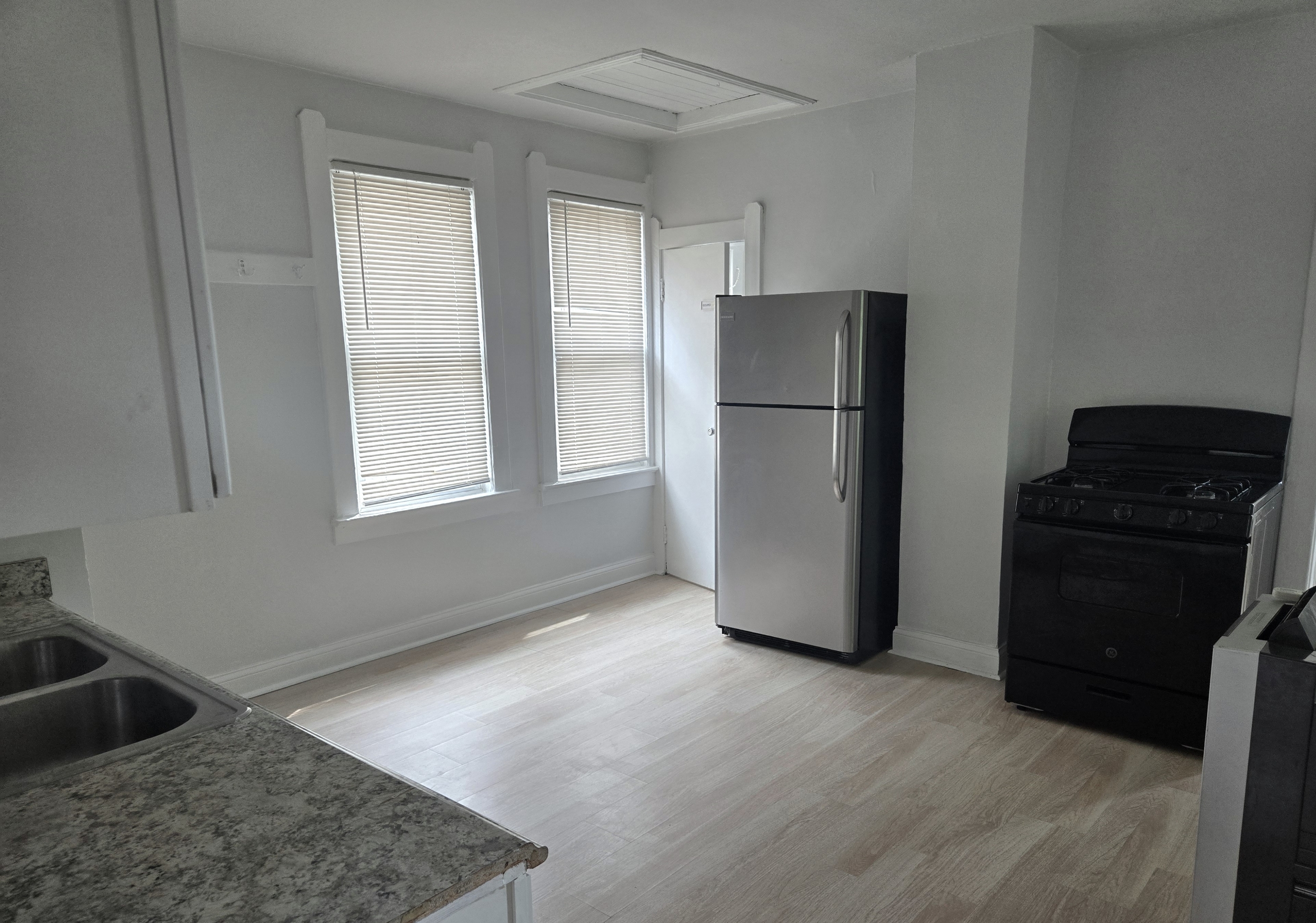 1924 E 123rd St unit REAR UP – photo 5