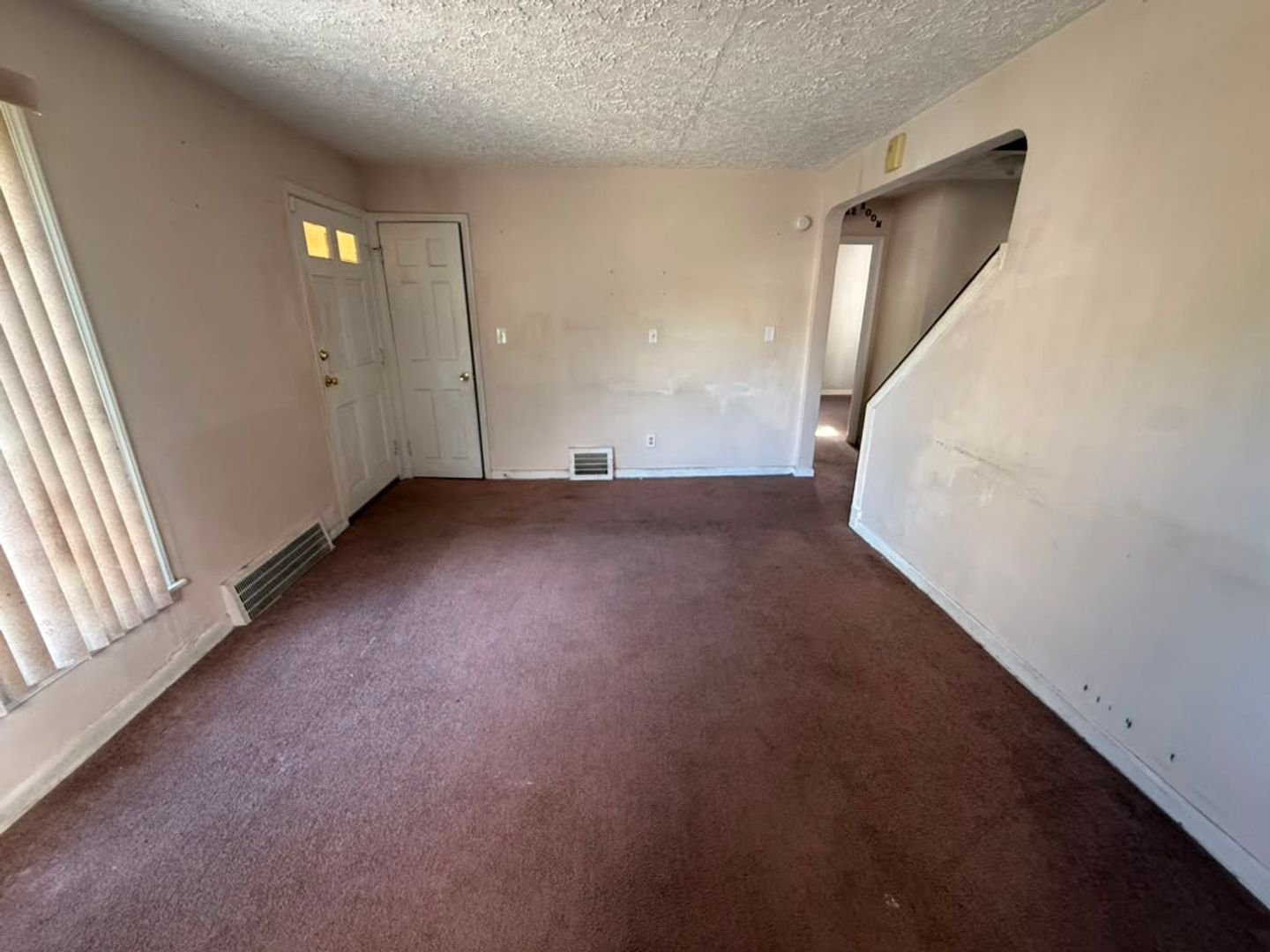 21502 Raymond St – photo 4