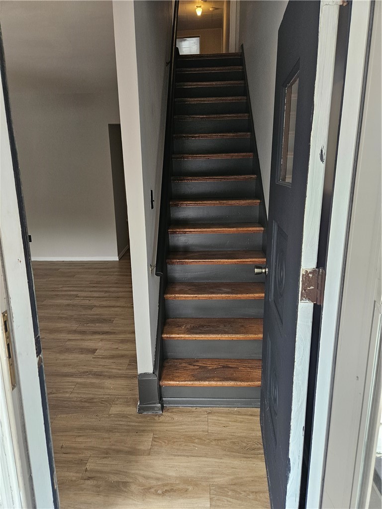 537 6th St – photo 2