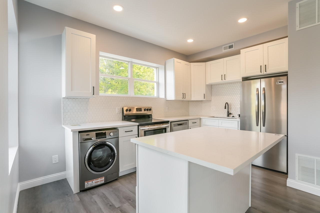 151 Sherman Ave unit 102 – photo 1