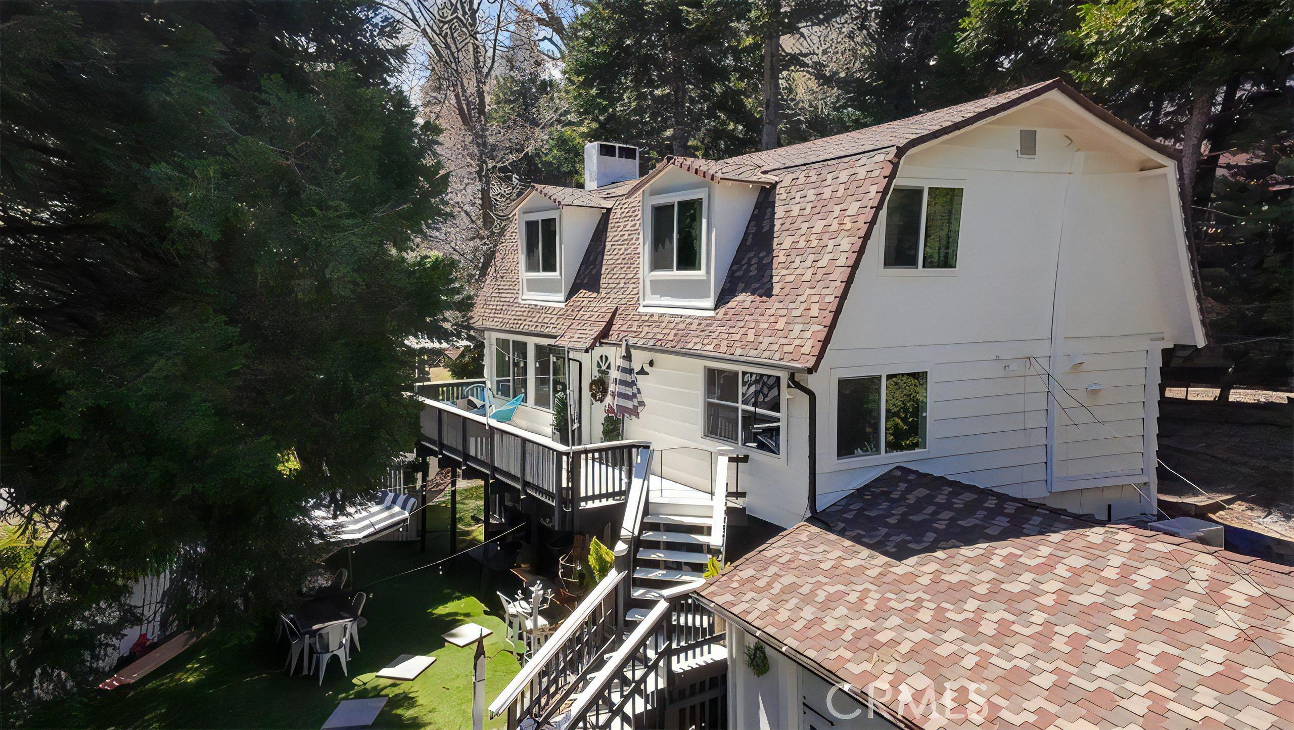 220 Oak Dr – photo 1