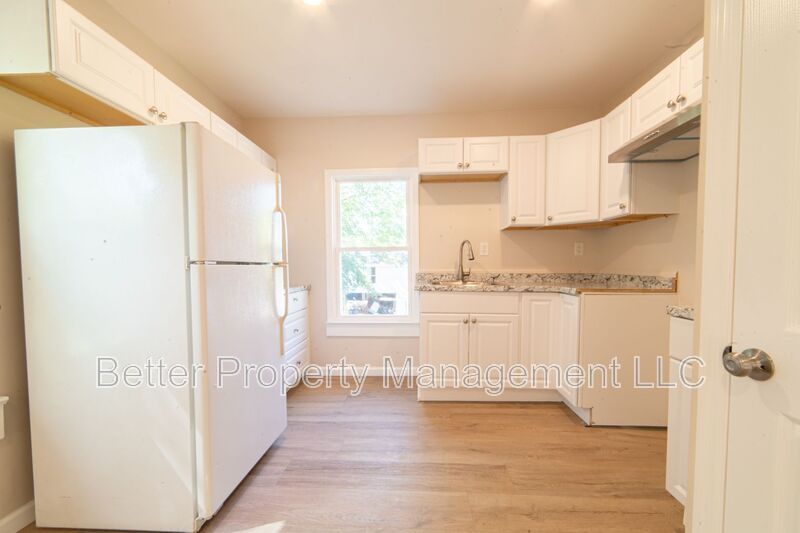 730 E Montrose St unit 2 – photo 2