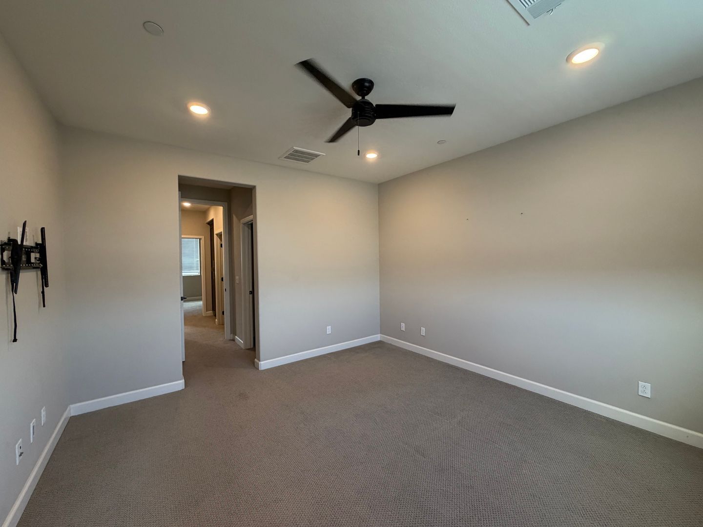 1922 Strata St unit 5 – photo 3