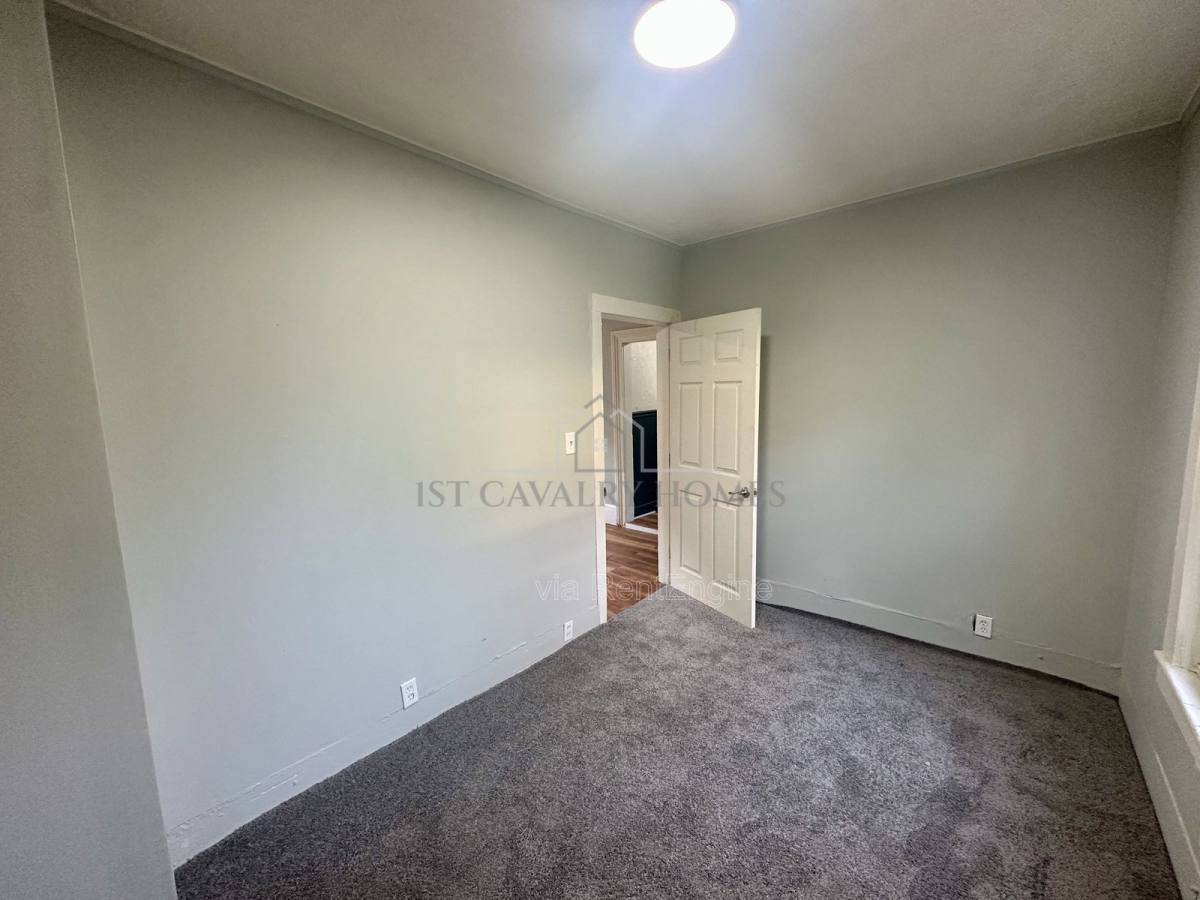251 Arch St – photo 4
