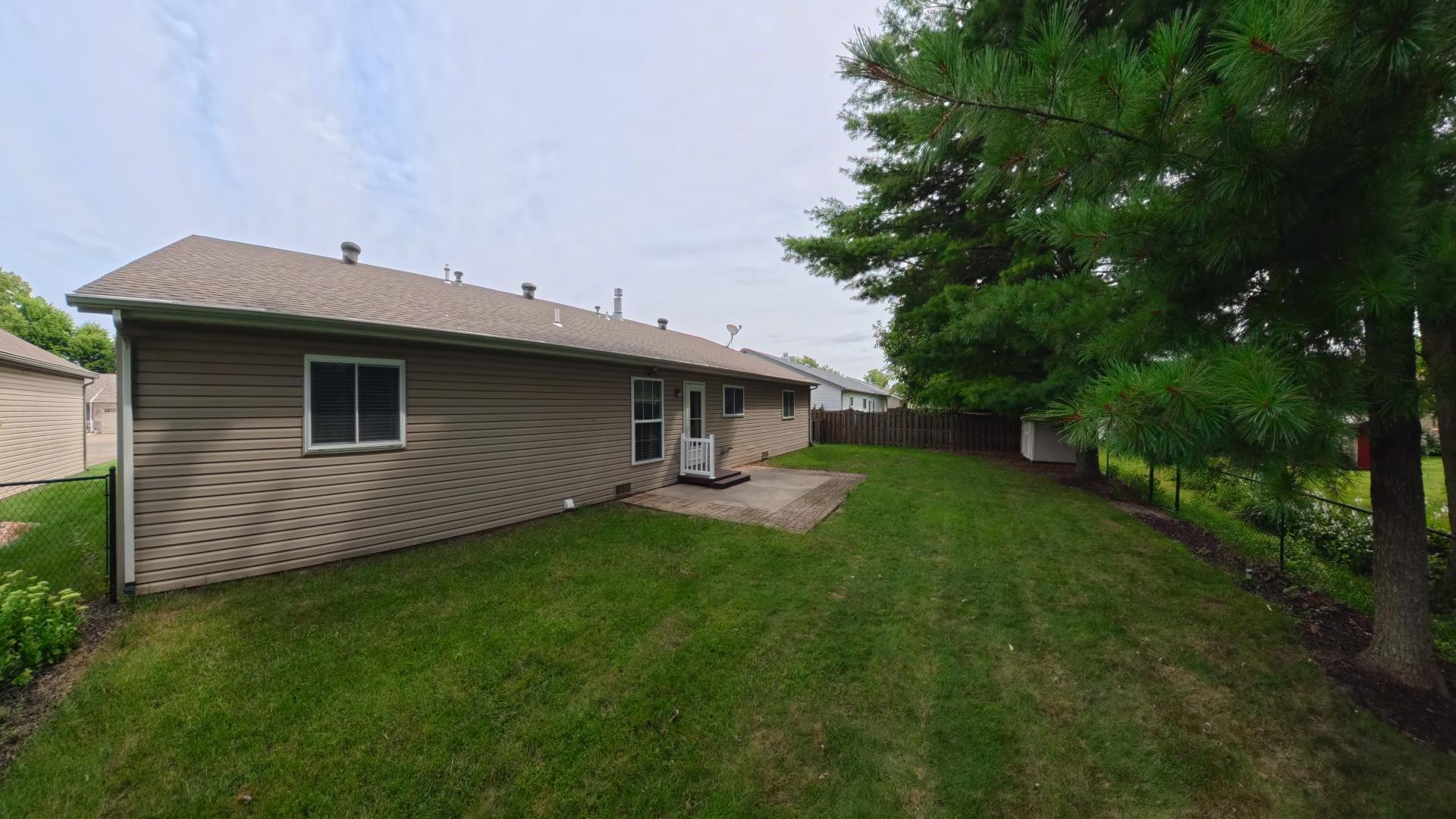 304 Erin Dr – photo 3