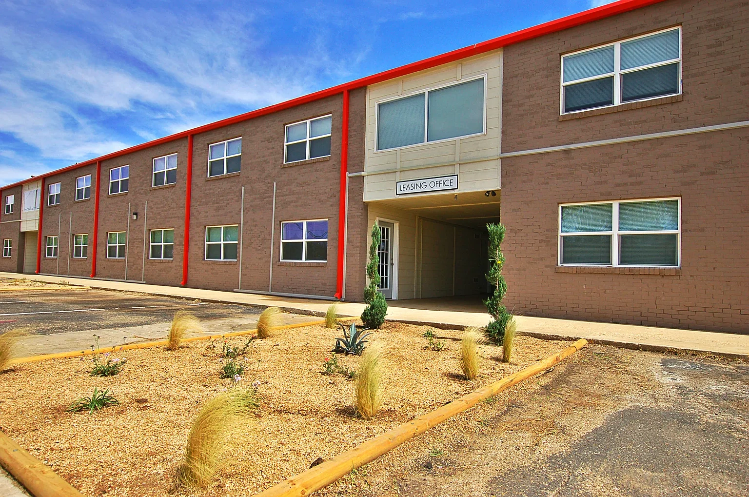 Welcome to Coronado Crossing Modern Comfort in Central Lubbock – photo 3