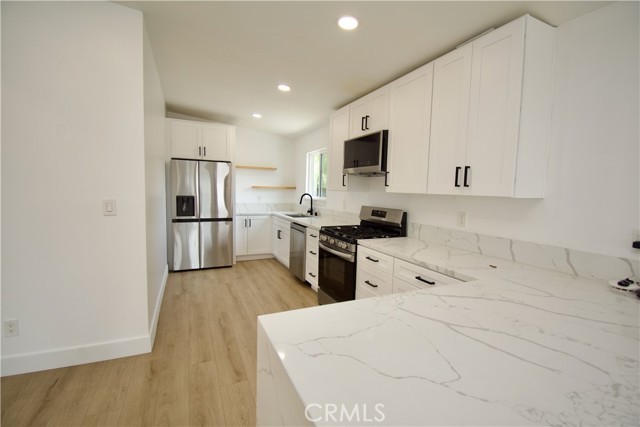 820 Iris Ave – photo 4