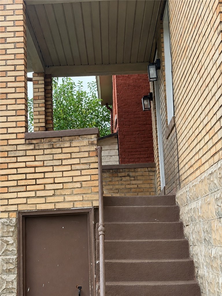 209 Clay St – photo 2