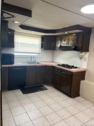 25 Nostrand Ave – photo 3