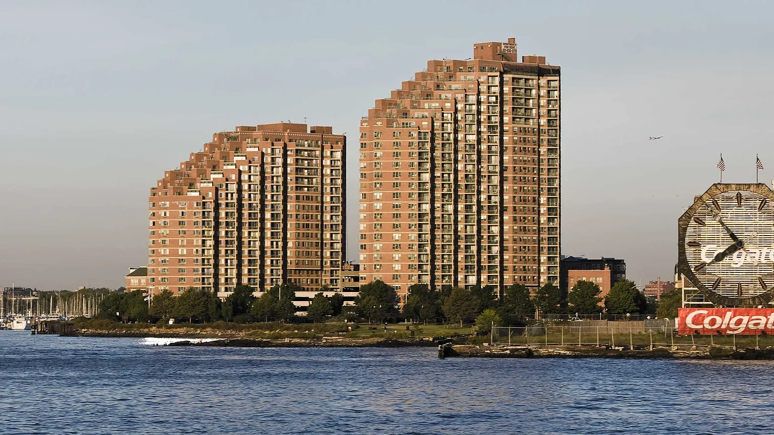 Portside Towers – photo 3