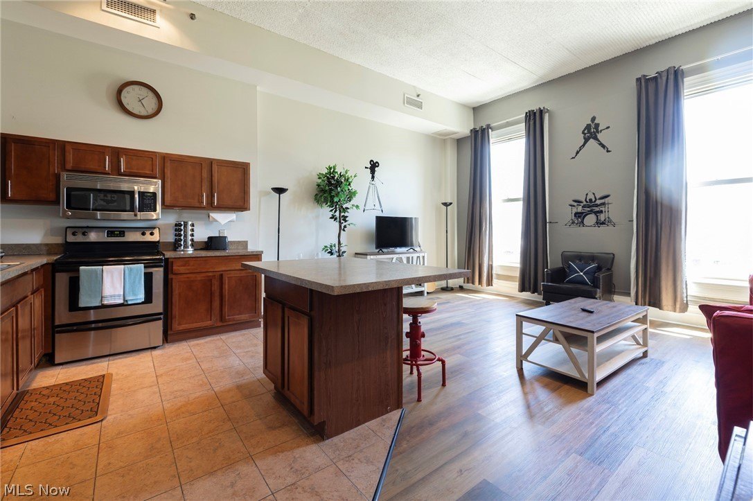 408 W St Clair Ave #607 – photo 2
