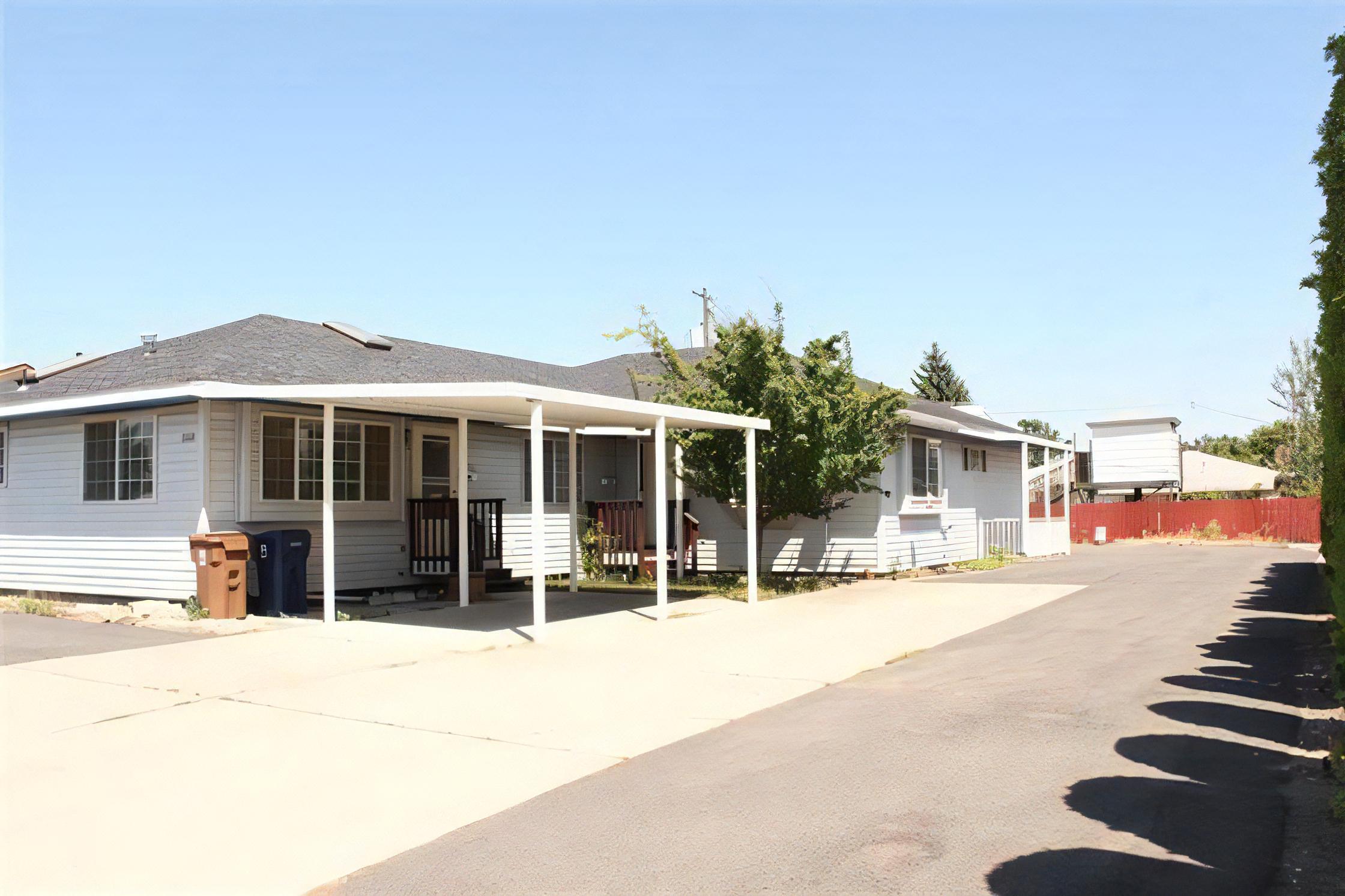 7106 N Wiscomb St unit 02 – photo 1