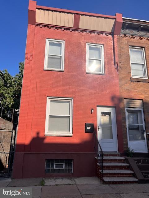 2710 N Taylor St – photo 1
