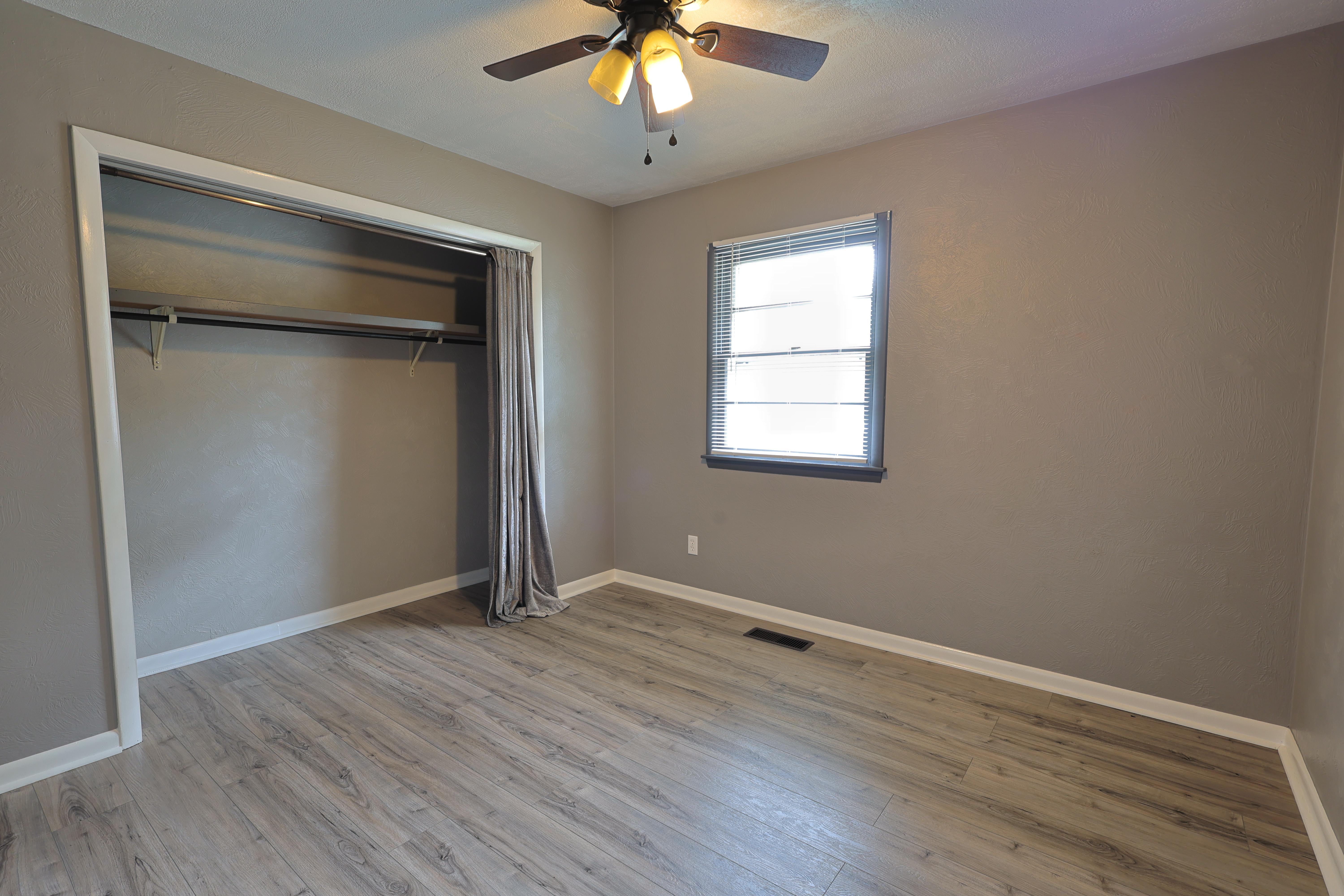 301 S Walnut St – photo 4