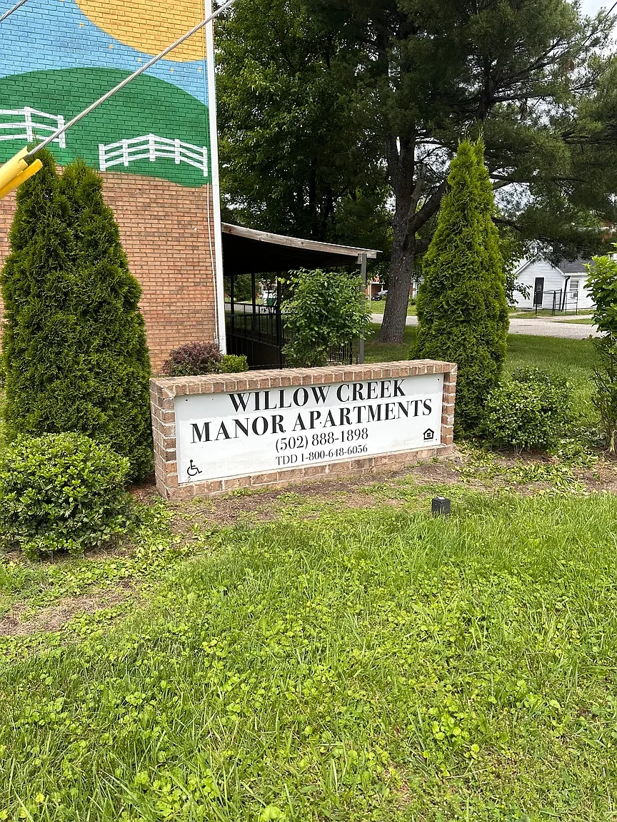 Willowcreek Manor – photo 1