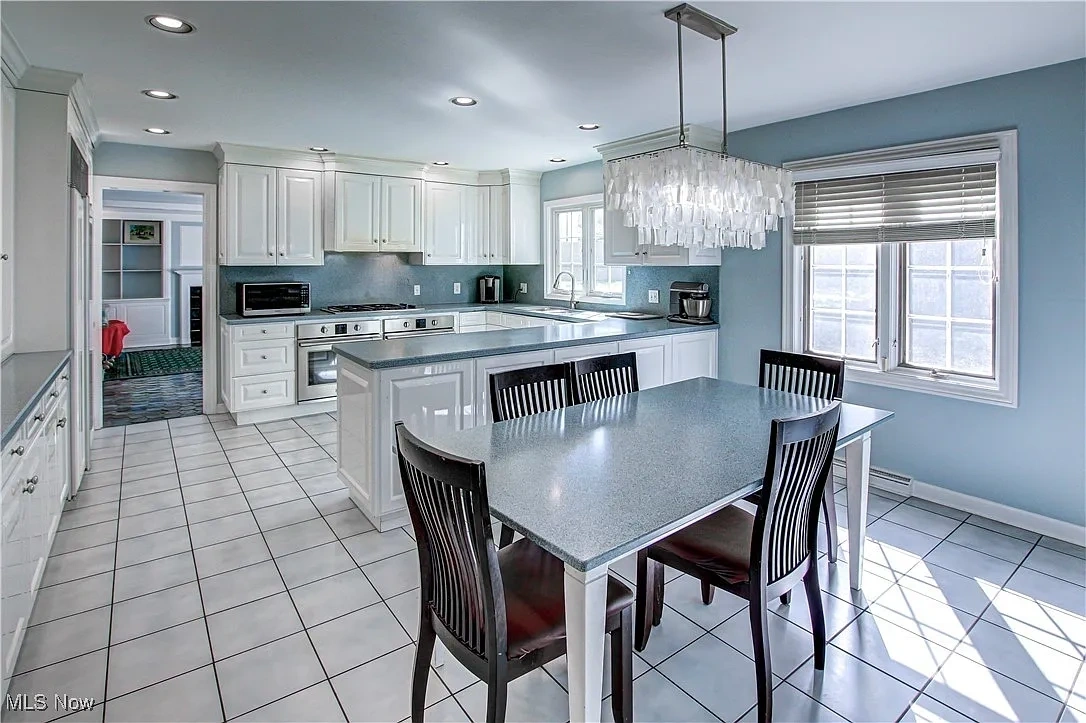 18220 Parkland Dr – photo 4