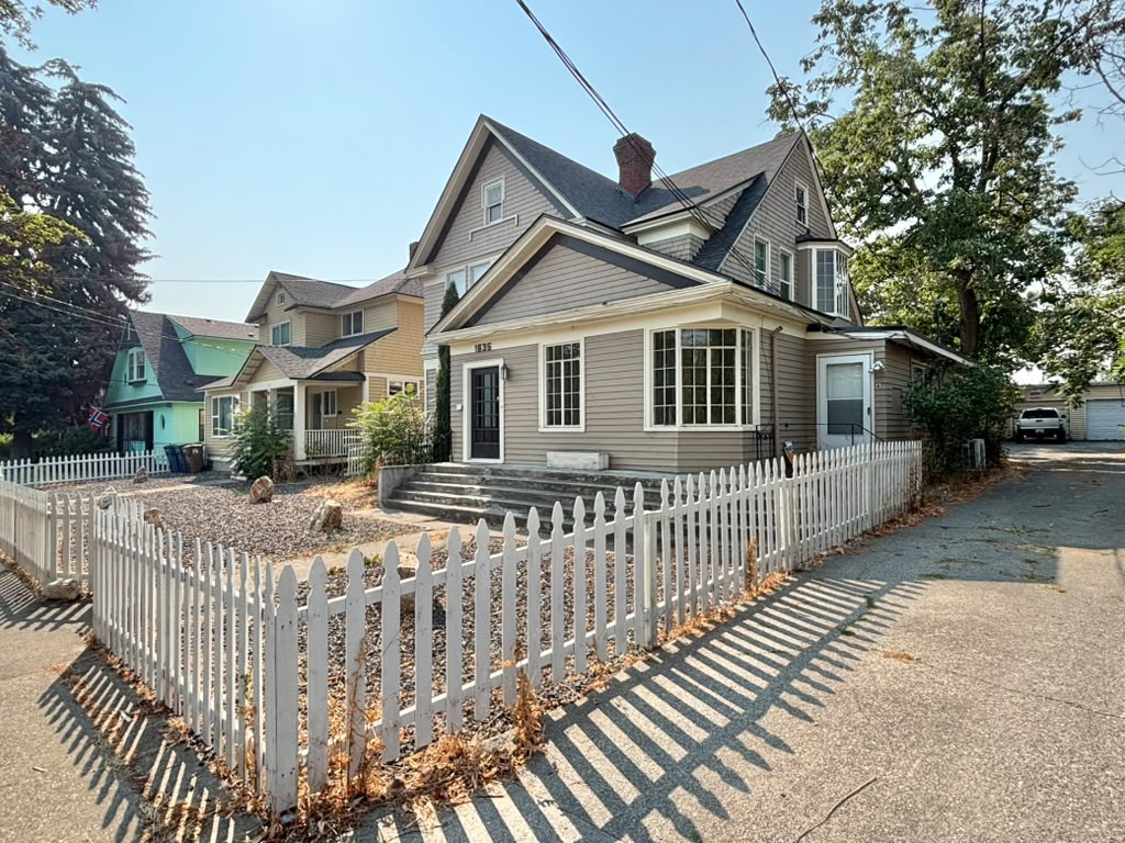 1635 W Pacific Ave – photo 2